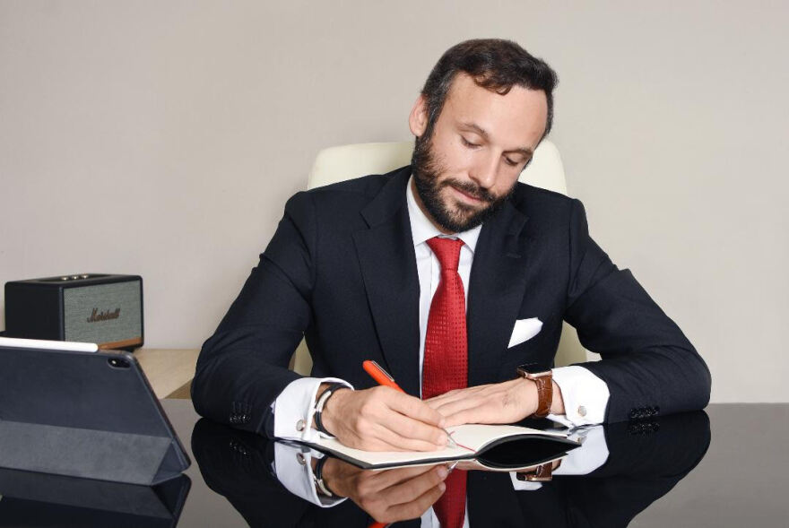 «Κορωνοπάρτι» στη Θεσσαλονίκη: «Μου έκαναν έκπληξη οι φίλοι μου», λέει στο protothema.gr ο άνδρας που συνελήφθη στον Εύοσμο