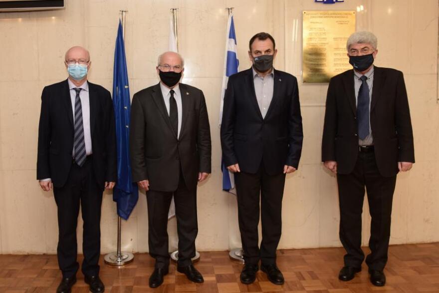 Επίσκεψη Παναγιωτόπουλου στο πρότυπο ελληνικό μαχητικό F-16 Viper - Φωτογραφίες