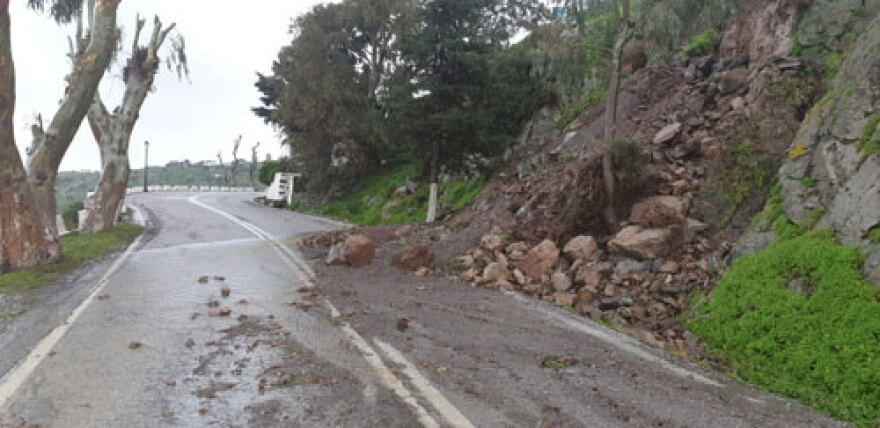 Φωτογραφίες: Πλημμύρες και κατολισθήσεις στην Πάτμο - Αίτημα να κηρυχθεί σε κατάσταση έκτακτης ανάγκης