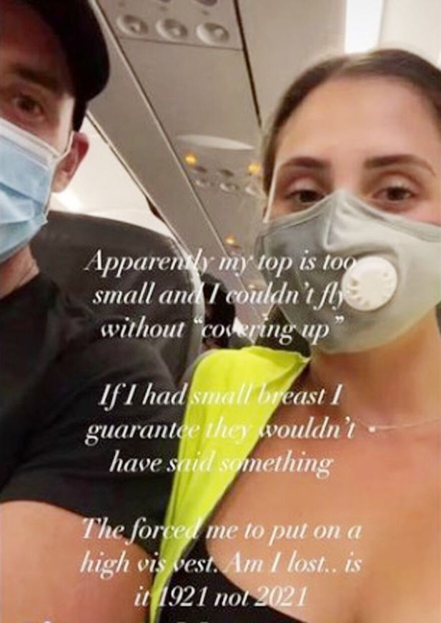 Αεροσυνοδός έκανε παρατήρηση σε μοντέλο για το μπούστο της κι εκείνη «ντύθηκε» σαν τον Μπέρνι Σάντερς