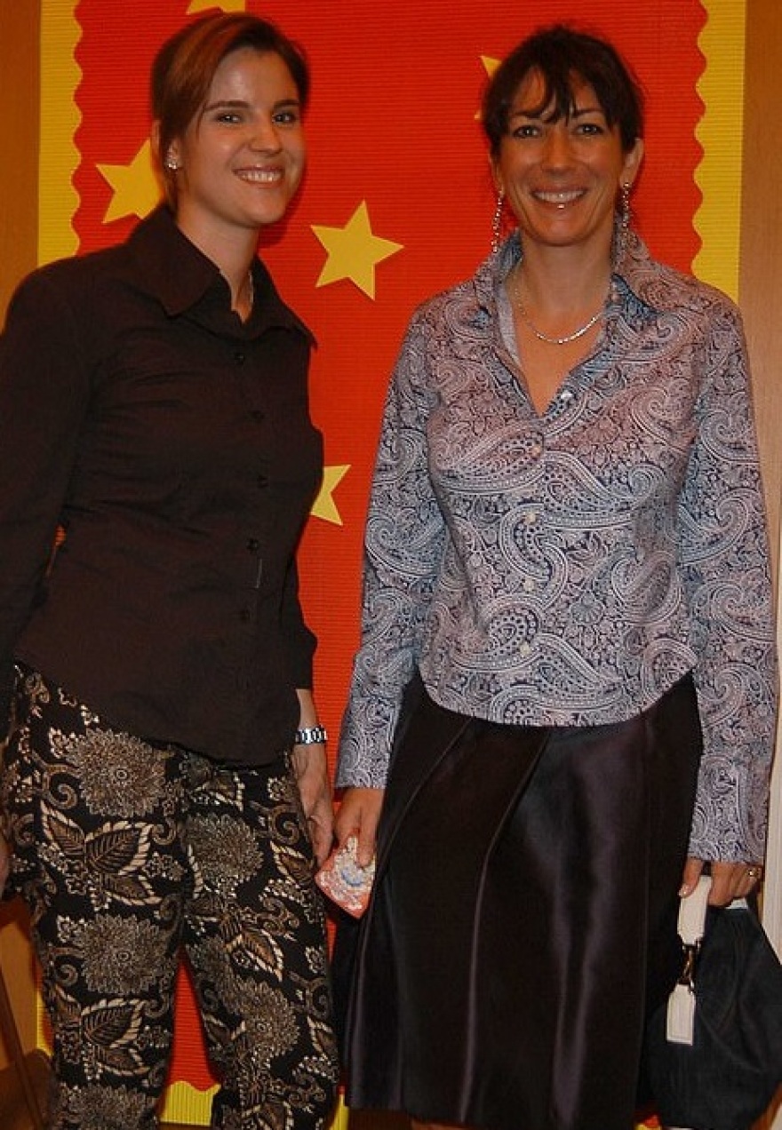 Τζέφρι Επστάιν: Σάλος από τις νέες φωτογραφίες του παιδόφιλου Αμερικανού χρηματιστή