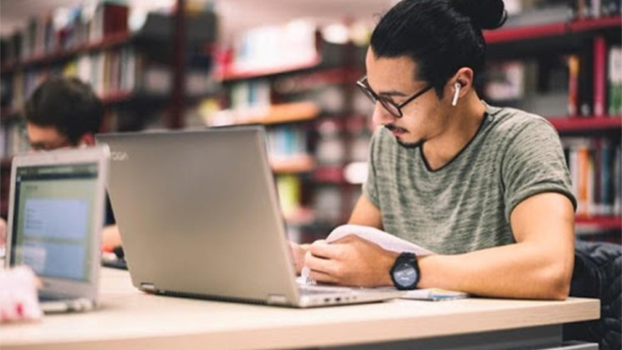 Πώς θα αποκτήσεις πτυχίο Νομικής Ελληνικού Δικαίου εκτός Ελλάδας