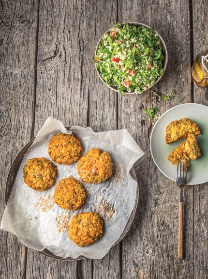 Η συνταγή της ημέρας: Μπιφτέκια λαχανικών με αρωματικά χόρτα