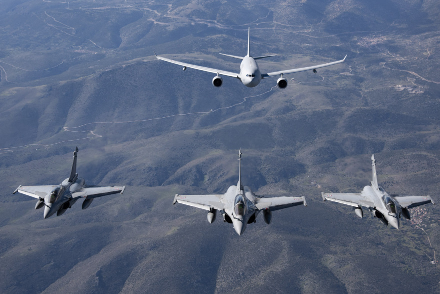 Εντυπωσιακό βίντεο μέσα από το κόκπιτ: Η πρώτη πτήση των Rafale πάνω από το Αιγαίο