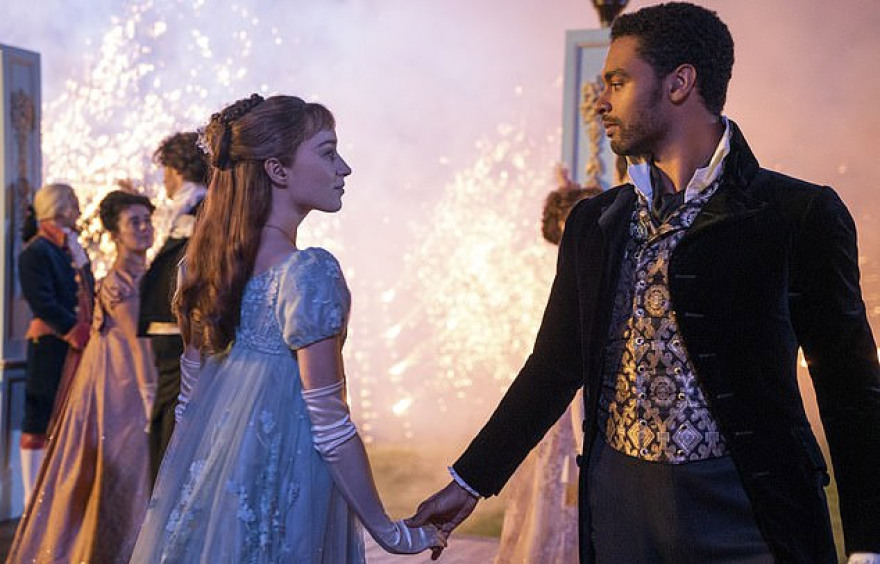 Regé -Jean Page: Μιλάει για τις ερωτικές σκηνές στο Bridgerton και την επιτυχία της σειράς 