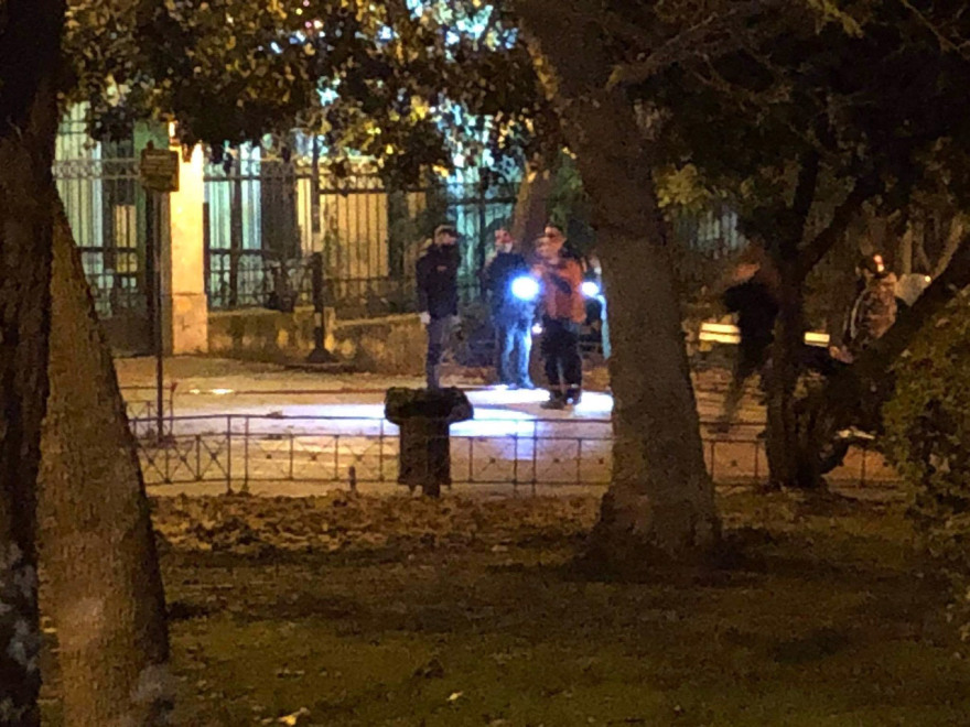 Συναγερμός στην ΕΛΑΣ: Έριξαν μολότοφ έξω από τα δικαστήρια της Ευελπίδων