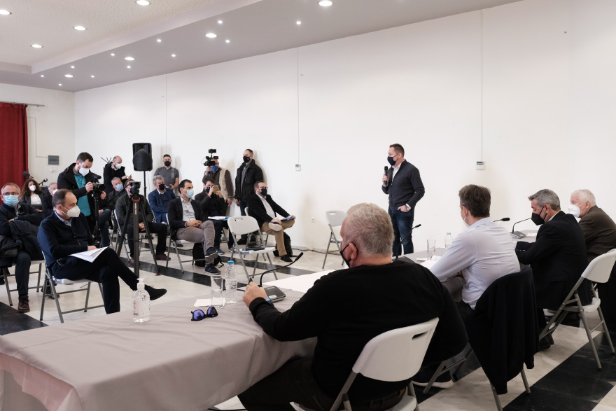 Μητσοτάκης από Ικαρία: Ο εμβολιασμός τρέχει καλά, δεν έχουμε αστοχίες