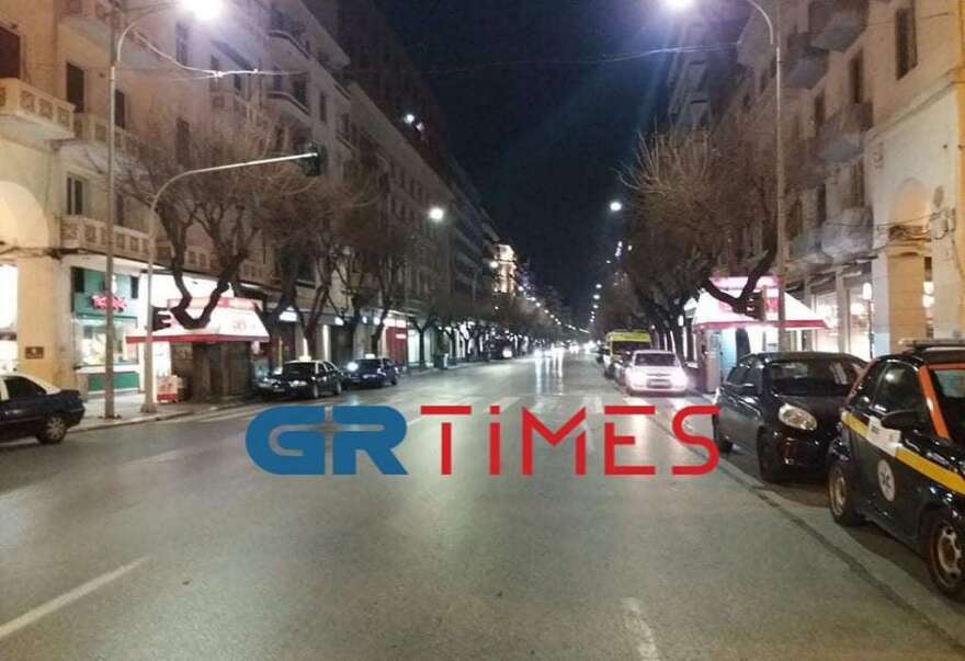 Lockdown: Ερήμωσαν Αθήνα και Θεσσαλονίκη - Σε ισχύ η απαγόρευση κυκλοφορίας με αυστηρούς ελέγχους