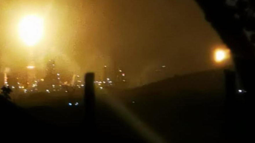 Βίντεο και φωτογραφίες από τη φωτιά στο σταθμό του ΑΔΜΗΕ στον Ασπρόπυργο