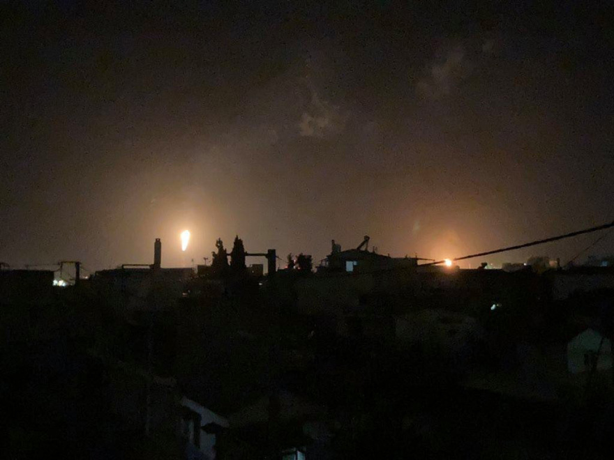 Βίντεο και φωτογραφίες από τη φωτιά στο σταθμό του ΑΔΜΗΕ στον Ασπρόπυργο