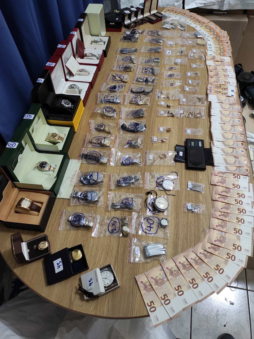 Άγιος Παντελεήμονας: Συνελήφθη ληστής ετών 70 με... αδυναμία στα ρολόγια Rolex