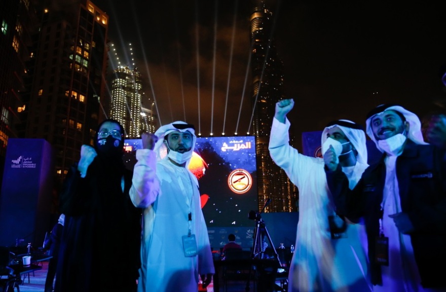 «Hope»: Τα Ηνωμένα Αραβικά Εμιράτα έφτασαν στον Άρη