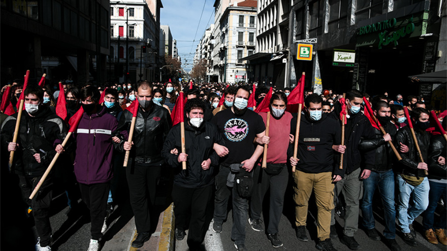 Επεισόδια στο πανεκπαιδευτικό συλλαλητήριο στο κέντρο της Αθήνας  