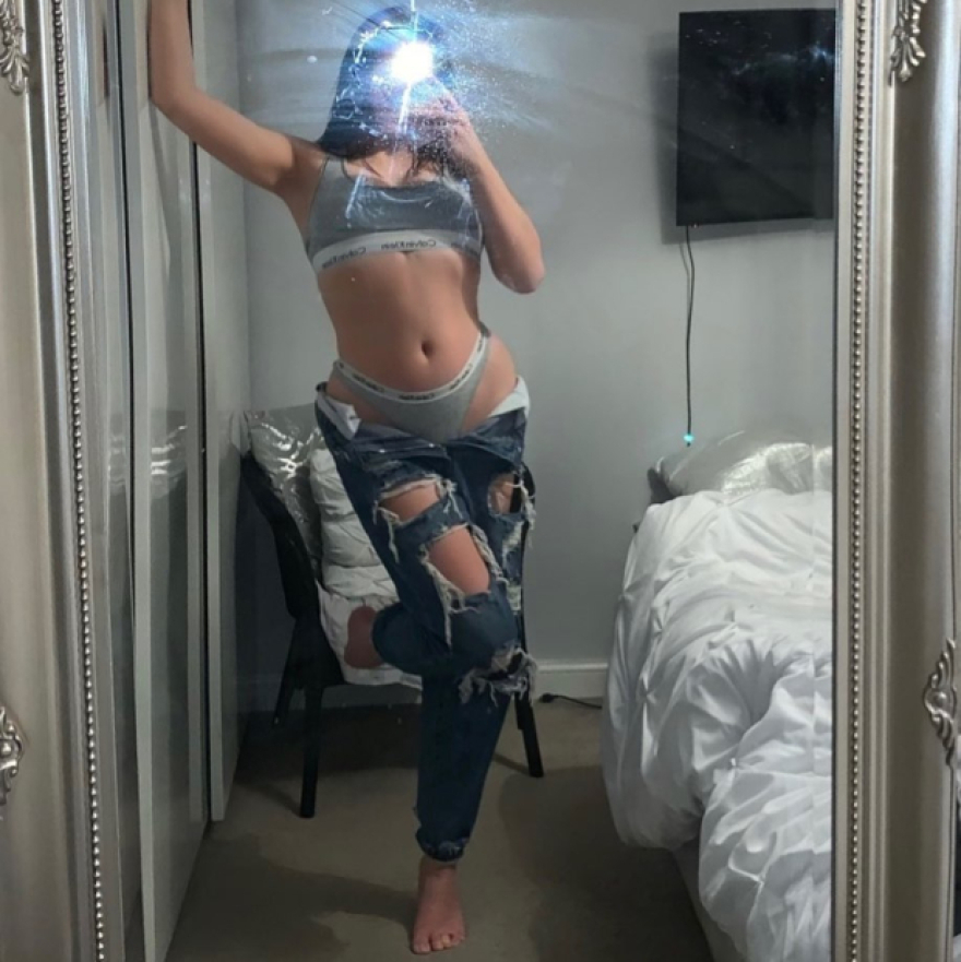 Ηνωμένο Βασίλειο: Χαμός στο Βασιλικό Ναυτικό - Ψάχνουν κι άλλη ένστολη που γδύνεται στο OnlyFans!