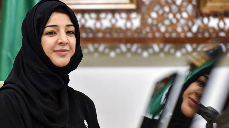 Φόρουμ «Φιλία» στην Αθήνα: Ο Νίκος Δένδιας με την καλλονή υπουργό από τα Εμιράτα