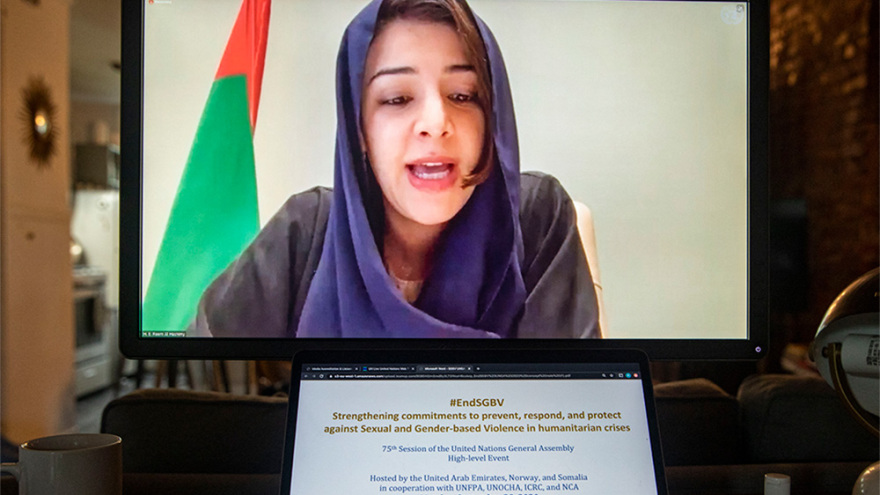 Φόρουμ «Φιλία» στην Αθήνα: Ο Νίκος Δένδιας με την καλλονή υπουργό από τα Εμιράτα