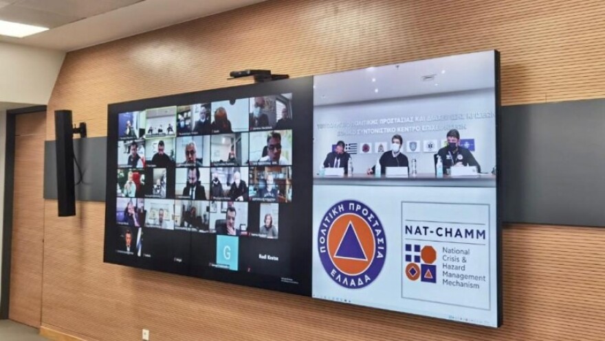 Σύσκεψη στην Πολιτική Προστασία για την κακοκαιρία: «Περιορίστε τις μετακινήσεις» ζήτησε ο Χρυσοχοΐδης