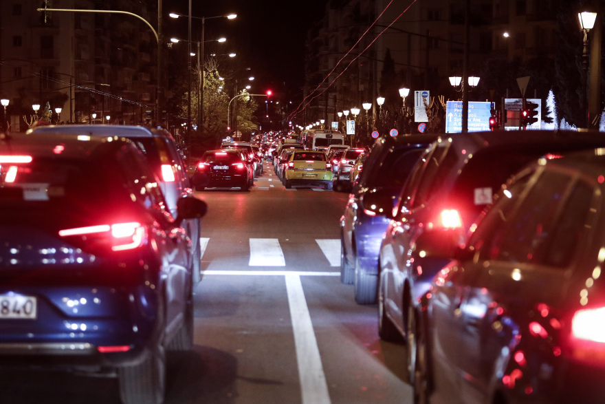 Κίνηση στους δρόμους: Αύξηση 100% την πρώτη μέρα του lockdown στην Αττική συγκριτικά με τον Μάρτιο του 2020