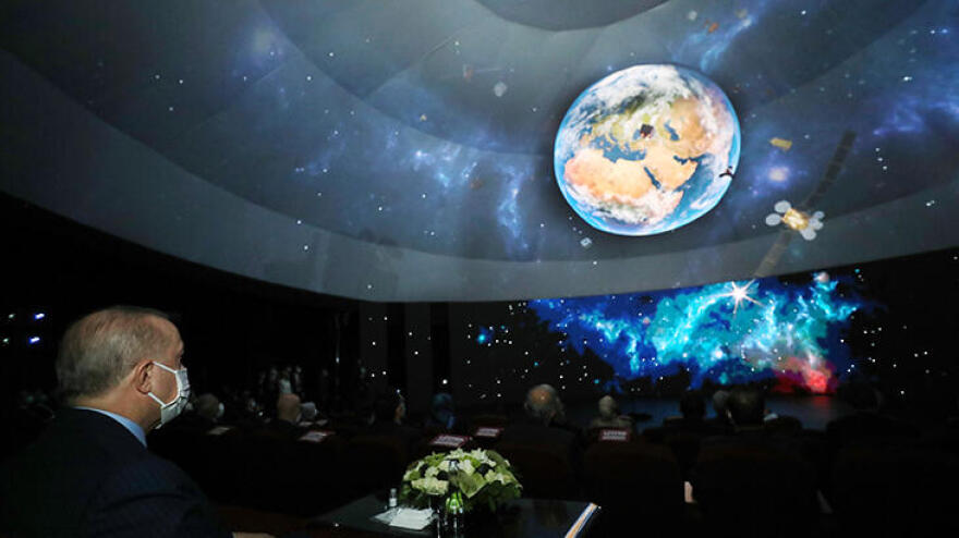 Ο Ερντογάν θέλει να εκτουρκίσει τις λέξεις «αστροναύτης» και «κοσμοναύτης» γιατί έχουν ελληνική ρίζα