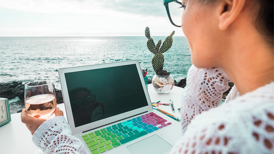 Ετοιμάζεται ειδική βίζα με φορολογικά κίνητρα για τους «ψηφιακούς νομάδες»