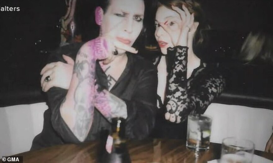 Μέριλιν Μάνσον: Η «Ρος» του GοΤ περιγράφει πώς ο ρόκερ τη μαστίγωσε στο όνομα της «τέχνης» (Βίντεο)