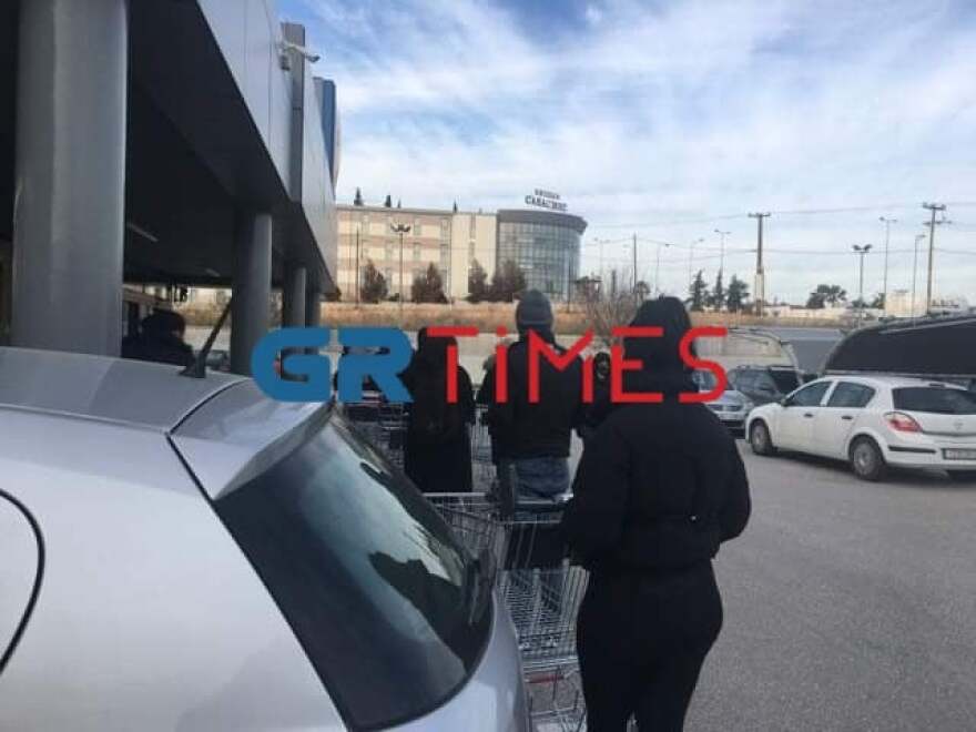Καιρός - Κακοκαιρία «Μήδεια»: Ουρές στα σούπερ μάρκετ της Θεσσαλονίκης - Αδειάζουν ράφια