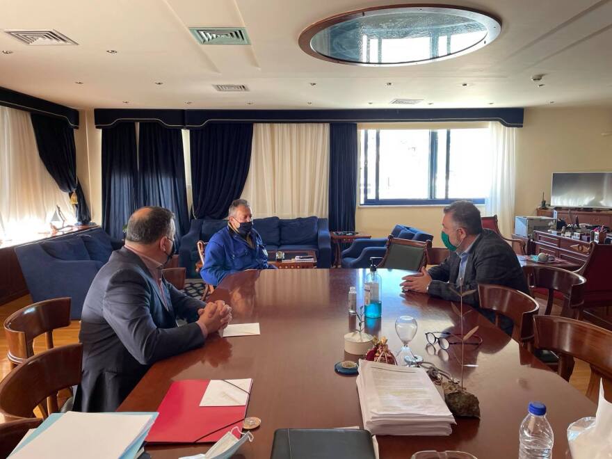 Οδοκαθαριστής στον Δήμο Ζωγράφου βρήκε πορτοφόλι και το παρέδωσε 