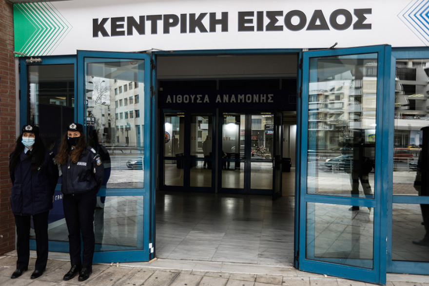 Ο Μητσοτάκης στο «mega» εμβολιαστικό κέντρο στο Μαρούσι: Να πείσουμε τους καχύποπτους ότι τα εμβόλια είναι ασφαλή και αποτελεσματικά