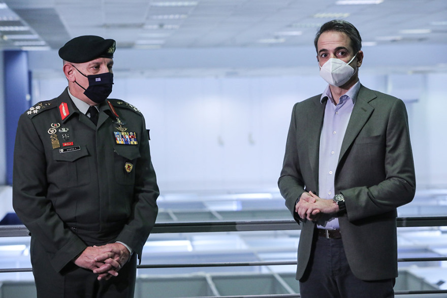 Ο Μητσοτάκης στο «mega» εμβολιαστικό κέντρο στο Μαρούσι: Να πείσουμε τους καχύποπτους ότι τα εμβόλια είναι ασφαλή και αποτελεσματικά