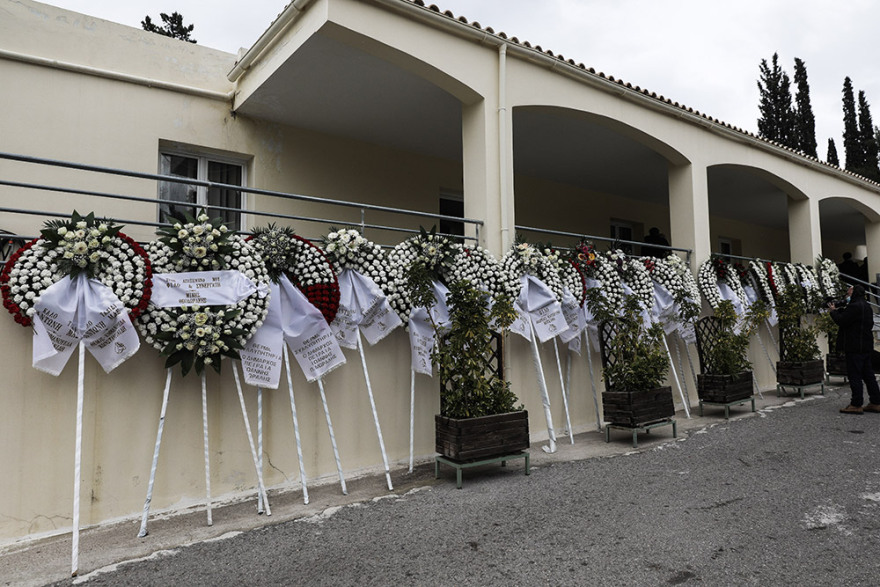 Αντώνης Καλογιάννης: Στο νεκροταφείο Καισαριανής το «τελευταίο αντίο» (φωτό)