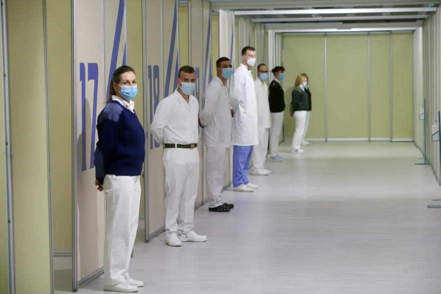 Θεσσαλονίκη: Στο εμβολιαστικό κέντρο της ΔΕΘ ο Νίκος Χαρδαλιάς