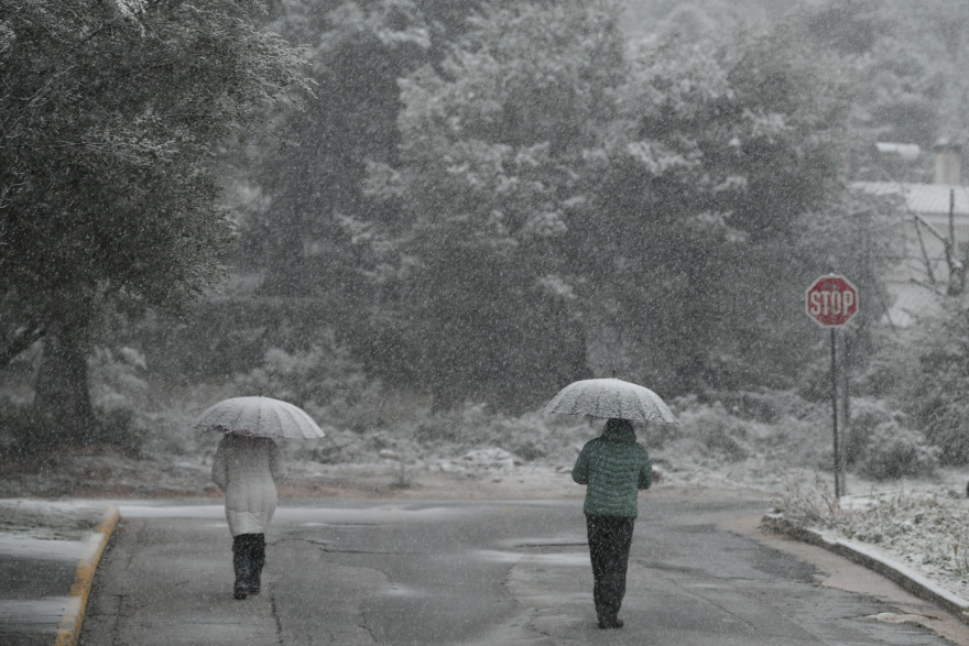 «Σαρώνει» τη χώρα η κακοκαιρία «Μήδεια»: Έρχεται το δεύτερο κύμα με πολικές θερμοκρασίες