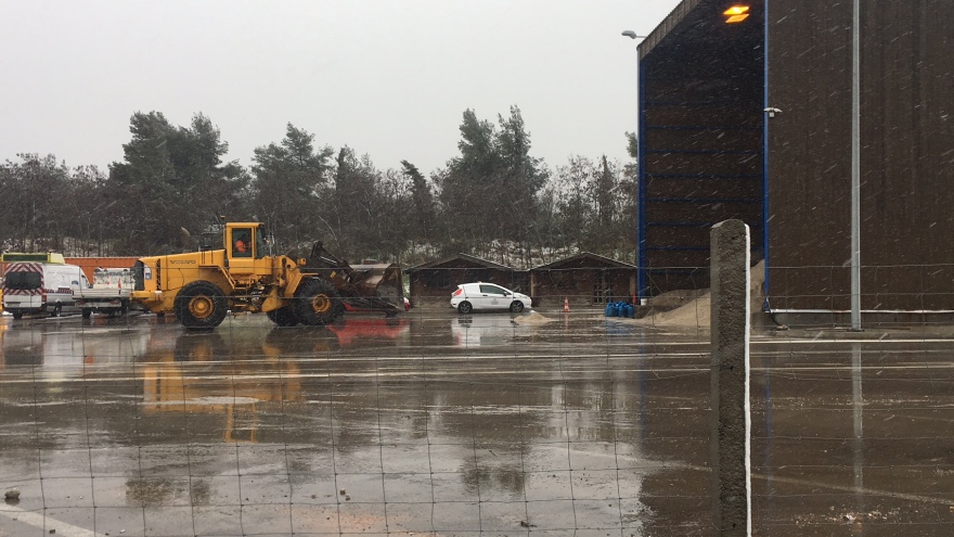 Κακοκαιρία «Μήδεια»: Χιόνια και στα βόρεια προάστια της Αθήνας μετά το απόγευμα - Στα λευκά η χώρα