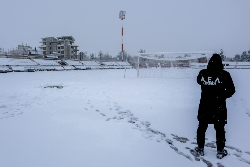 Αναβλήθηκε το ΑΕΛ-ΑΕΚ λόγω της πυκνής χιονόπτωσης
