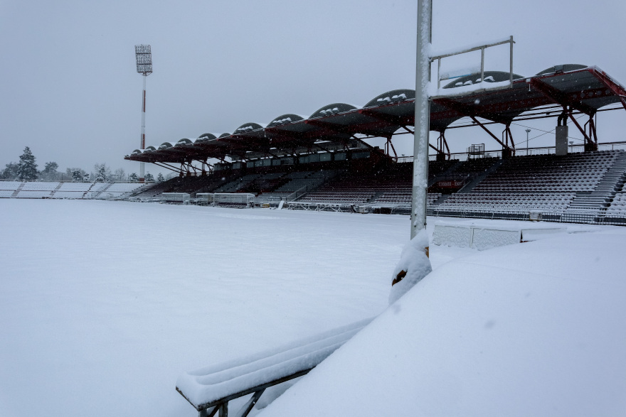 Αναβλήθηκε το ΑΕΛ-ΑΕΚ λόγω της πυκνής χιονόπτωσης