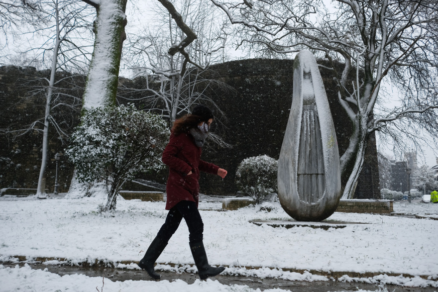 «Σαρώνει» τη χώρα η κακοκαιρία «Μήδεια»: Έρχεται το δεύτερο κύμα με πολικές θερμοκρασίες