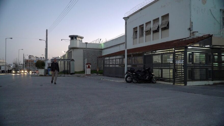 Λάκης Γαβαλάς: «Μετά τη φυλακή, δεν τρελάθηκα… Θα μπορούσα να έχω πέσει σε κατάθλιψη»