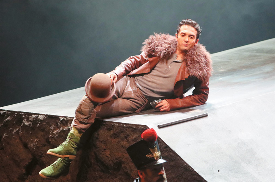 Δημήτρης Μοθωναίος: H συγκλονιστική ιστορία του ηθοποιού που βίωσε την κακοποίηση στα 6 του χρόνια 