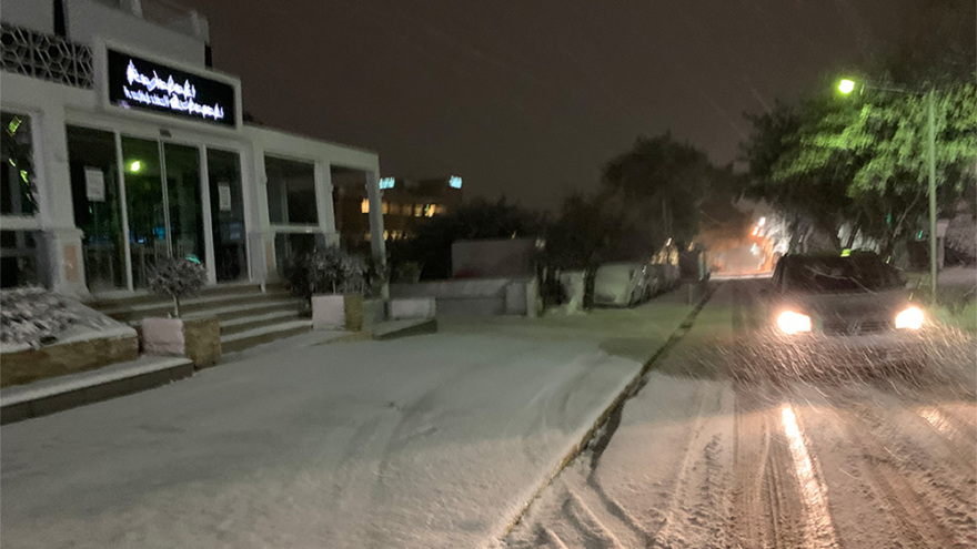 Στην Αττική η «Μήδεια»: Στα λευκά τα βόρεια προάστια - Κλειστή η εθνική από Καλυφτάκη μέχρι Λαμία