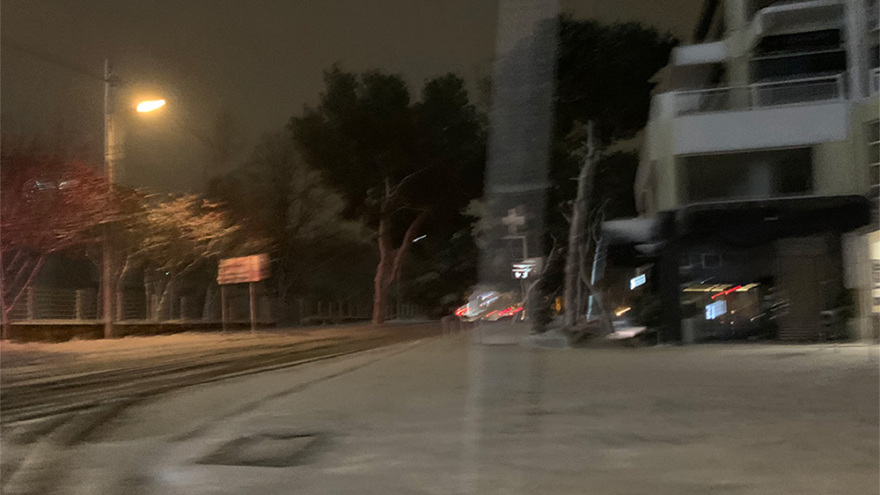 Στην Αττική η «Μήδεια»: Στα λευκά τα βόρεια προάστια - Κλειστή η εθνική από Καλυφτάκη μέχρι Λαμία