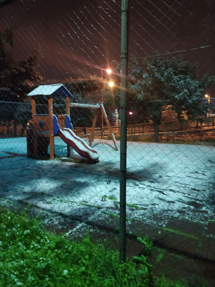 Κακοκαιρία «Μήδεια»: Σφοδρή χιονόπτωση και στην Αθήνα - Δείτε βίντεο και φωτογραφίες