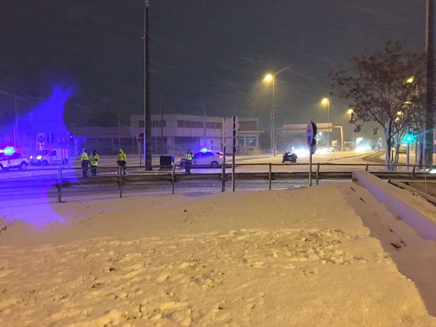 Κακοκαιρία «Μήδεια»: Σφοδρή χιονόπτωση στην Αττική - Κλειστή η εθνική οδός Αθηνών - Λαμίας