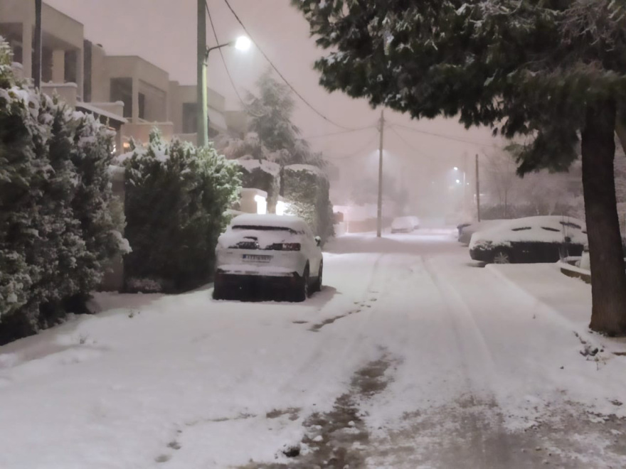 Κακοκαιρία «Μήδεια»: Σφοδρή χιονόπτωση και στην Αθήνα - Δείτε βίντεο και φωτογραφίες