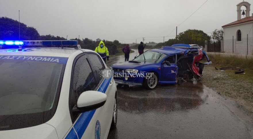 Σφοδρή σύγκρουση δυο οχημάτων στα Χανιά - Είχαν άγιο οι επιβαίνοντες