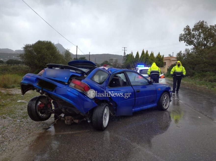 Σφοδρή σύγκρουση δυο οχημάτων στα Χανιά - Είχαν άγιο οι επιβαίνοντες