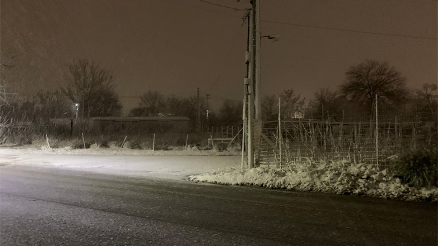 Στην Αττική η «Μήδεια»: Στα λευκά τα βόρεια προάστια - Κλειστή η εθνική από Καλυφτάκη μέχρι Λαμία