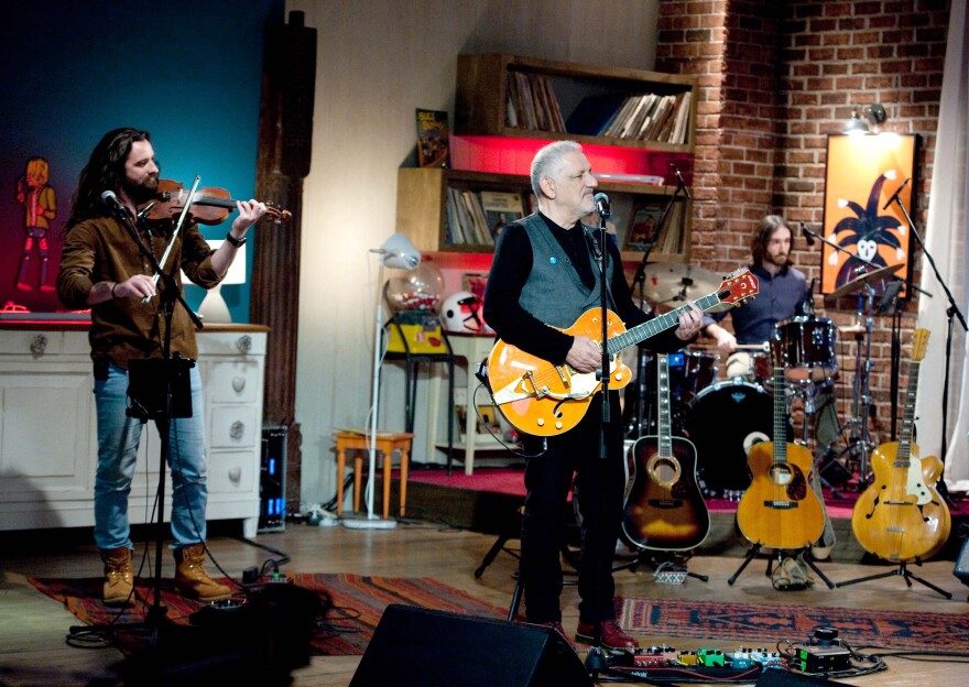 ΕΡΤ: Ο Χρήστος Νικολόπουλος, ο Στέλιος Διονυσίου και η Ιουλία Καραπατάκη  ανοίγουν αύριο το «Μουσικό Κουτί»