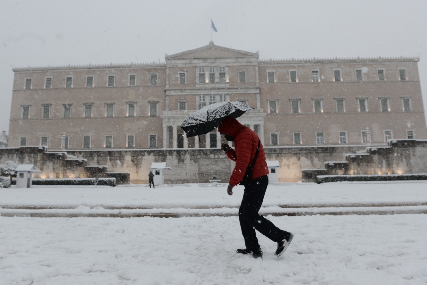 Μήδεια - Οδοιπορικό στο κέντρο της Αθήνας: Δείτε την πρωτεύουσα ντυμένη στα λευκά