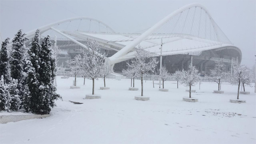Κακοκαιρία «Μήδεια»: Στα... λευκά οι γειτονιές της Αθήνας - Δείτε βίντεο και φωτογραφίες