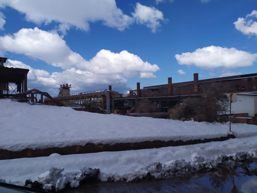 ΛΑΡΚΟ: Κατέρρευσε η οροφή - Εκτός λειτουργίας το εργοστάσιο